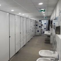 WC fülke, WC válaszfal, WC kabin, szendvicspanel, műanyag szendvicspanel, stadur szendvicspanel